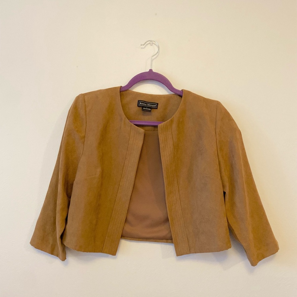 Jessica Howard camel tone cropped jacket. Great w/high waisted jeans!